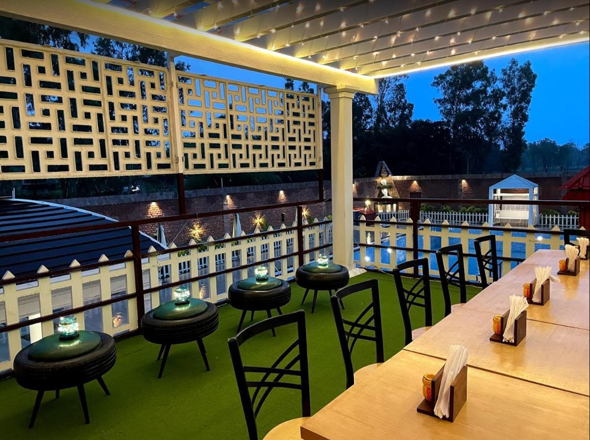 Yashmay Villa Club & Resort Gonda المظهر الخارجي الصورة