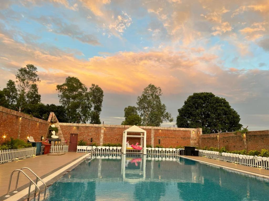 Yashmay Villa Club & Resort Gonda المظهر الخارجي الصورة