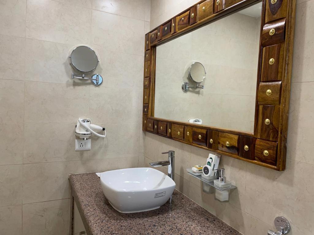 Yashmay Villa Club & Resort Gonda المظهر الخارجي الصورة